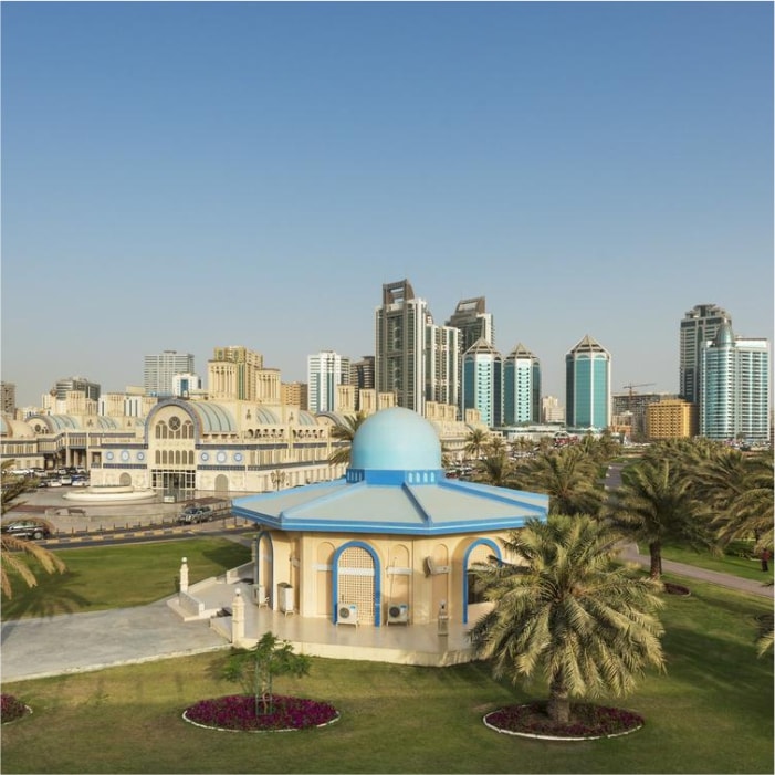  Sheraton Sharjah Beach Resort and Spa двор